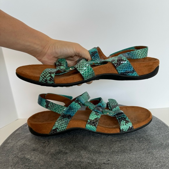 Vionic Amber Teal Snakeskin Sandals Jeweled Beads 8 - Picture 6 of 10